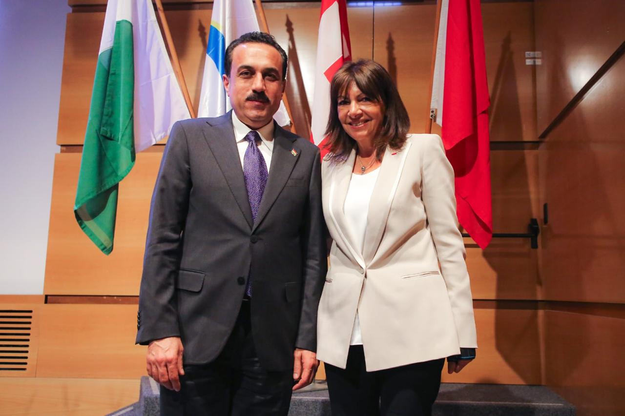 Erbil Governor Omid Khoshnaw (left) poses for a picture with Paris Mayor Anne Hidalgo, May 24, 2024. (Photo: Erbil Governorate)